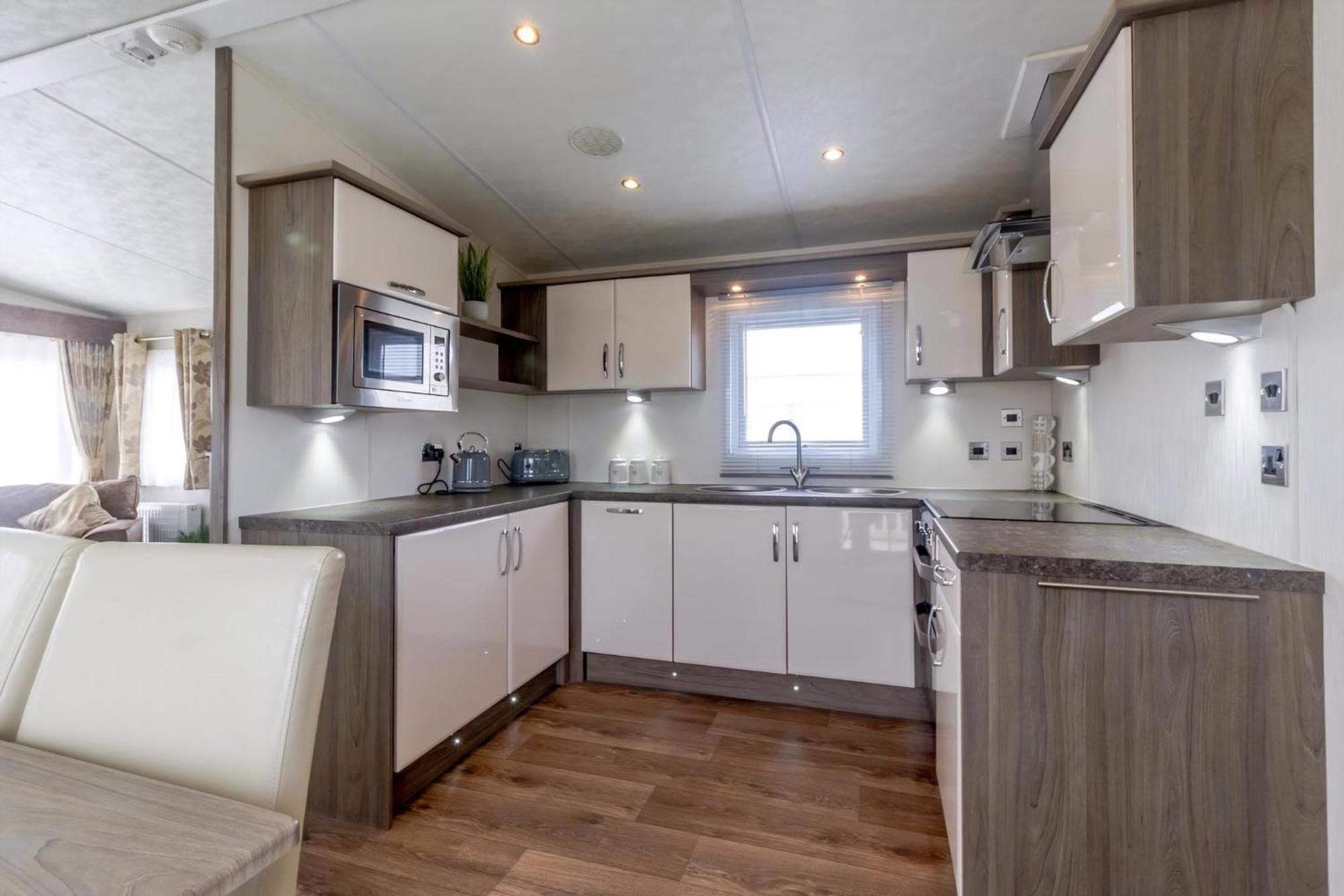 Beautiful 6 Berth Caravan By The Beach In Suffolk Ref 40076Nd Lowestoft Buitenkant foto