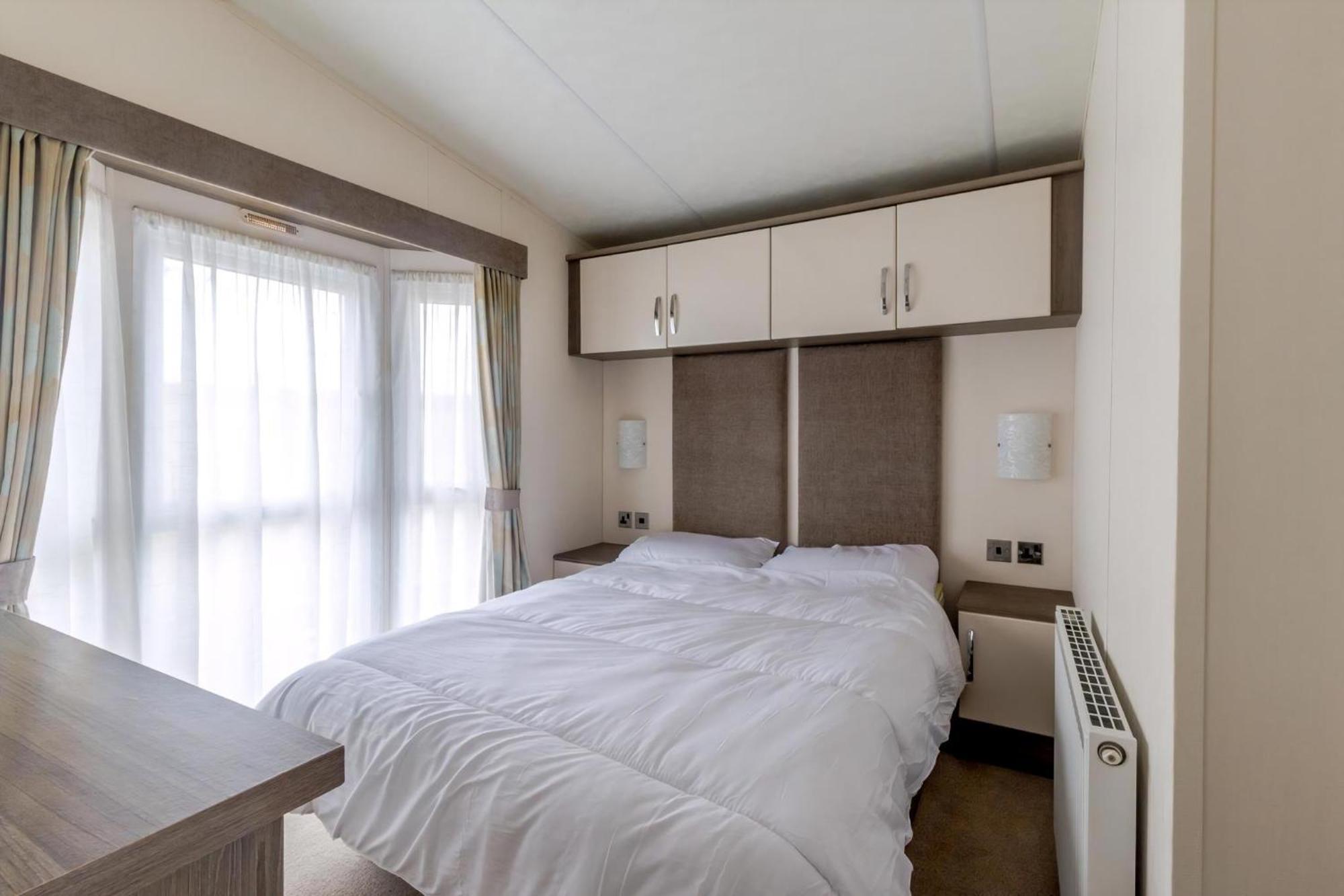 Beautiful 6 Berth Caravan By The Beach In Suffolk Ref 40076Nd Lowestoft Buitenkant foto