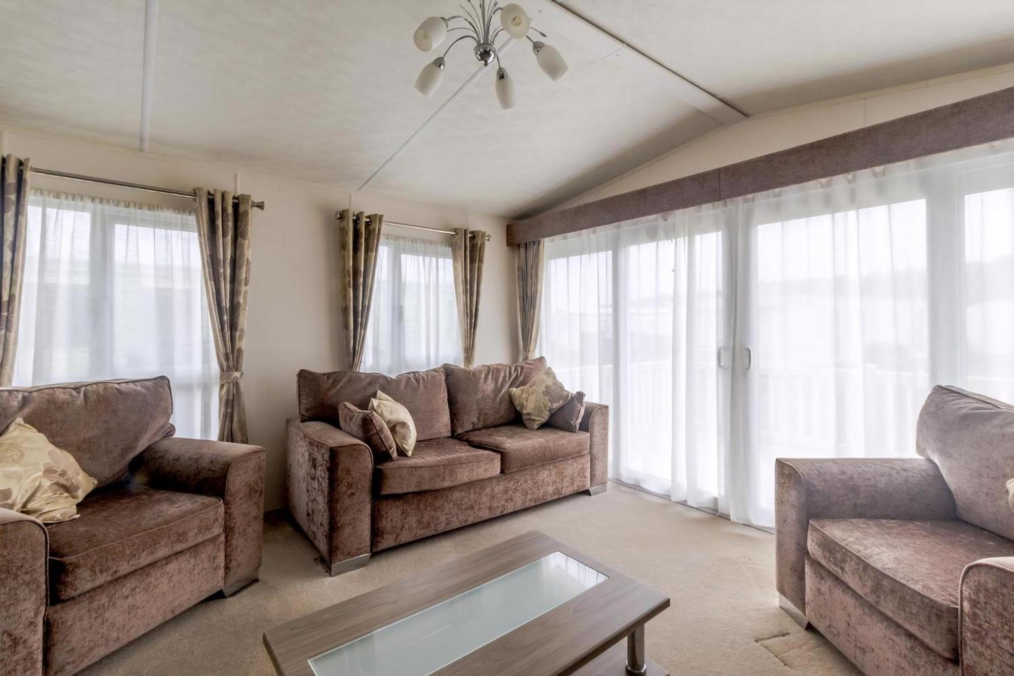 Beautiful 6 Berth Caravan By The Beach In Suffolk Ref 40076Nd Lowestoft Buitenkant foto