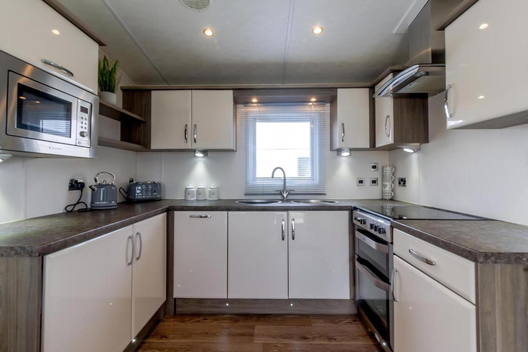 Beautiful 6 Berth Caravan By The Beach In Suffolk Ref 40076Nd Lowestoft Buitenkant foto
