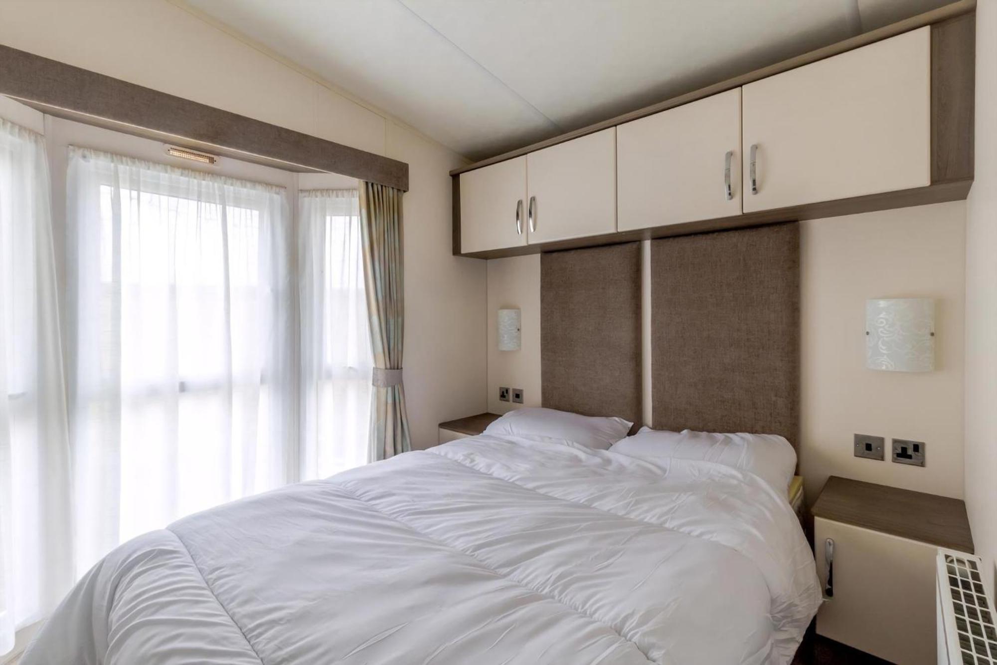 Beautiful 6 Berth Caravan By The Beach In Suffolk Ref 40076Nd Lowestoft Buitenkant foto